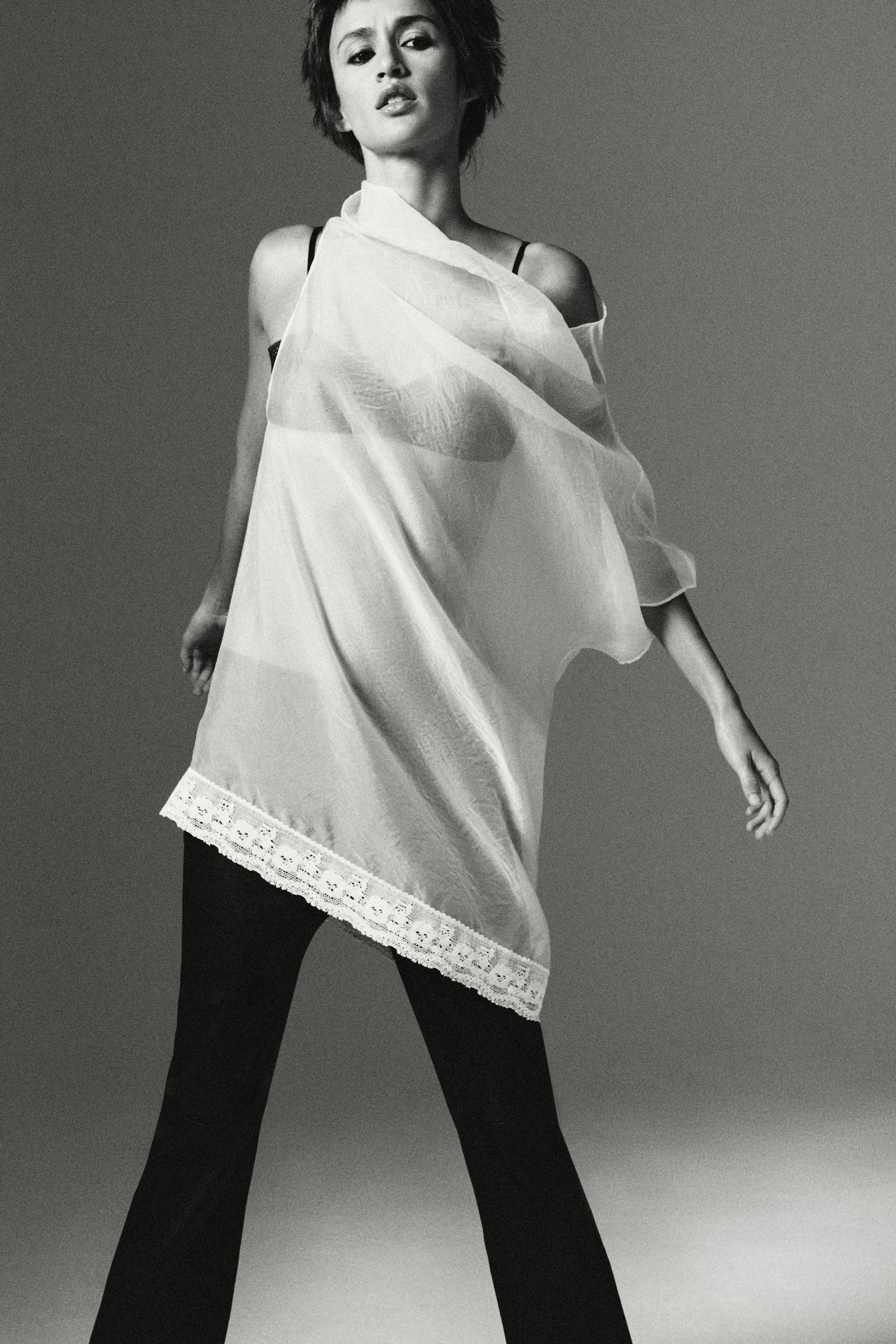TOP EN ORGANZA ET DENTELLE